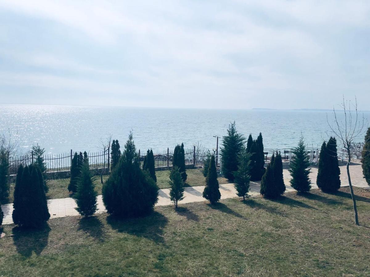 Beautiful Apartment Right By The Sea, Sveti Vlas Buitenkant foto