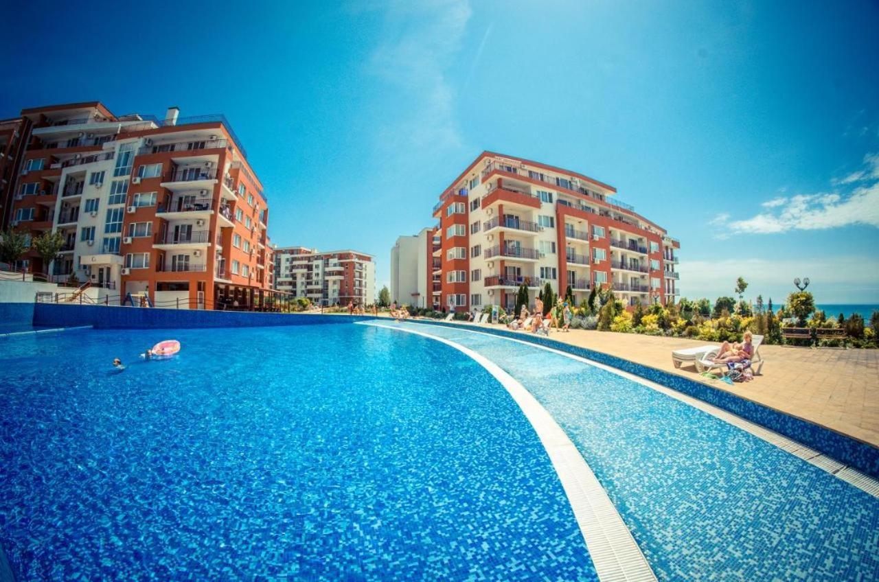 Beautiful Apartment Right By The Sea, Sveti Vlas Buitenkant foto