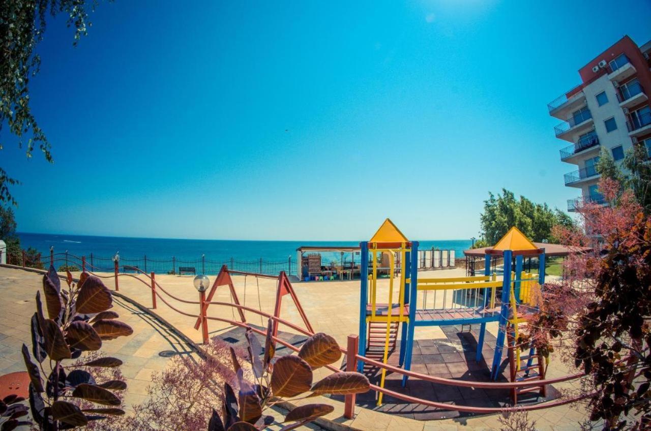 Beautiful Apartment Right By The Sea, Sveti Vlas Buitenkant foto