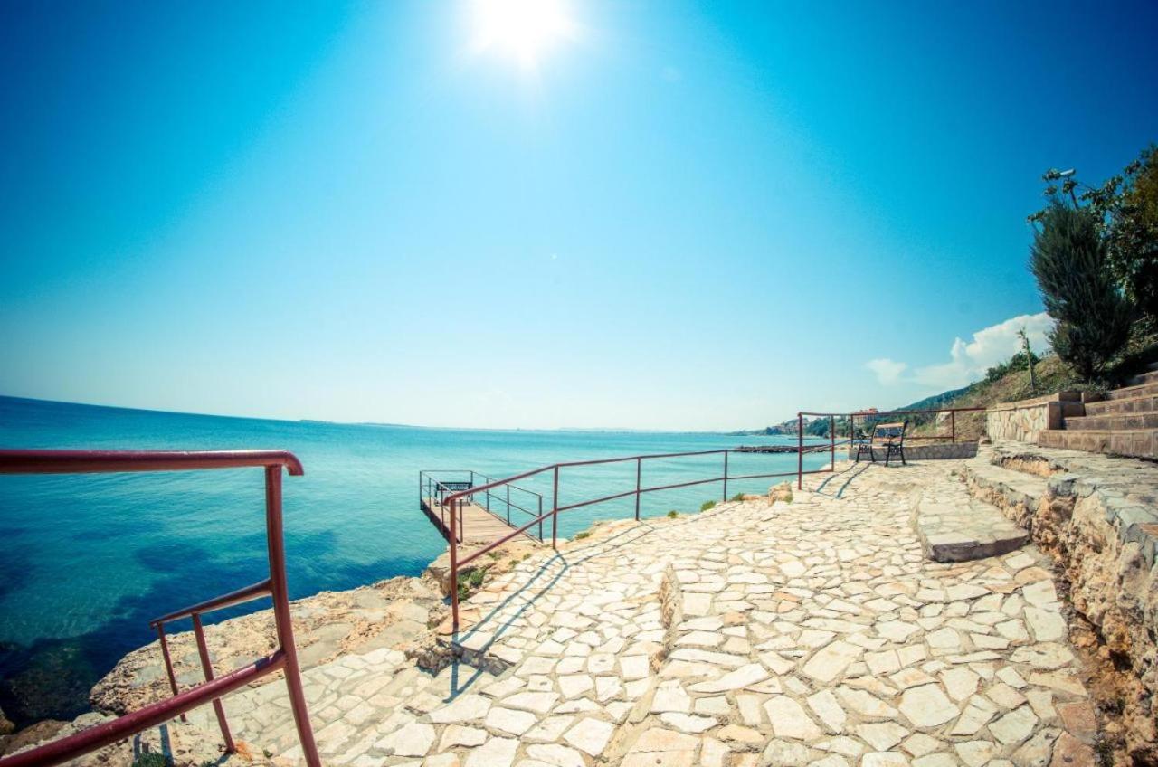 Beautiful Apartment Right By The Sea, Sveti Vlas Buitenkant foto