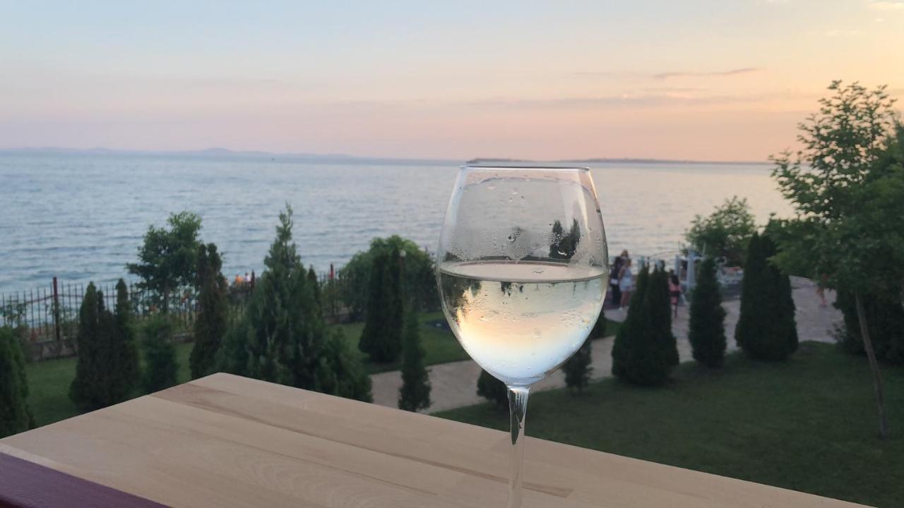 Beautiful Apartment Right By The Sea, Sveti Vlas Buitenkant foto